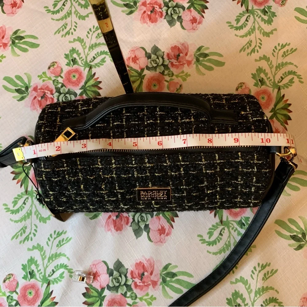 Badgley Mischka Black and Gold Elegant Tweed Barrel Bag - Picture 7 of 9